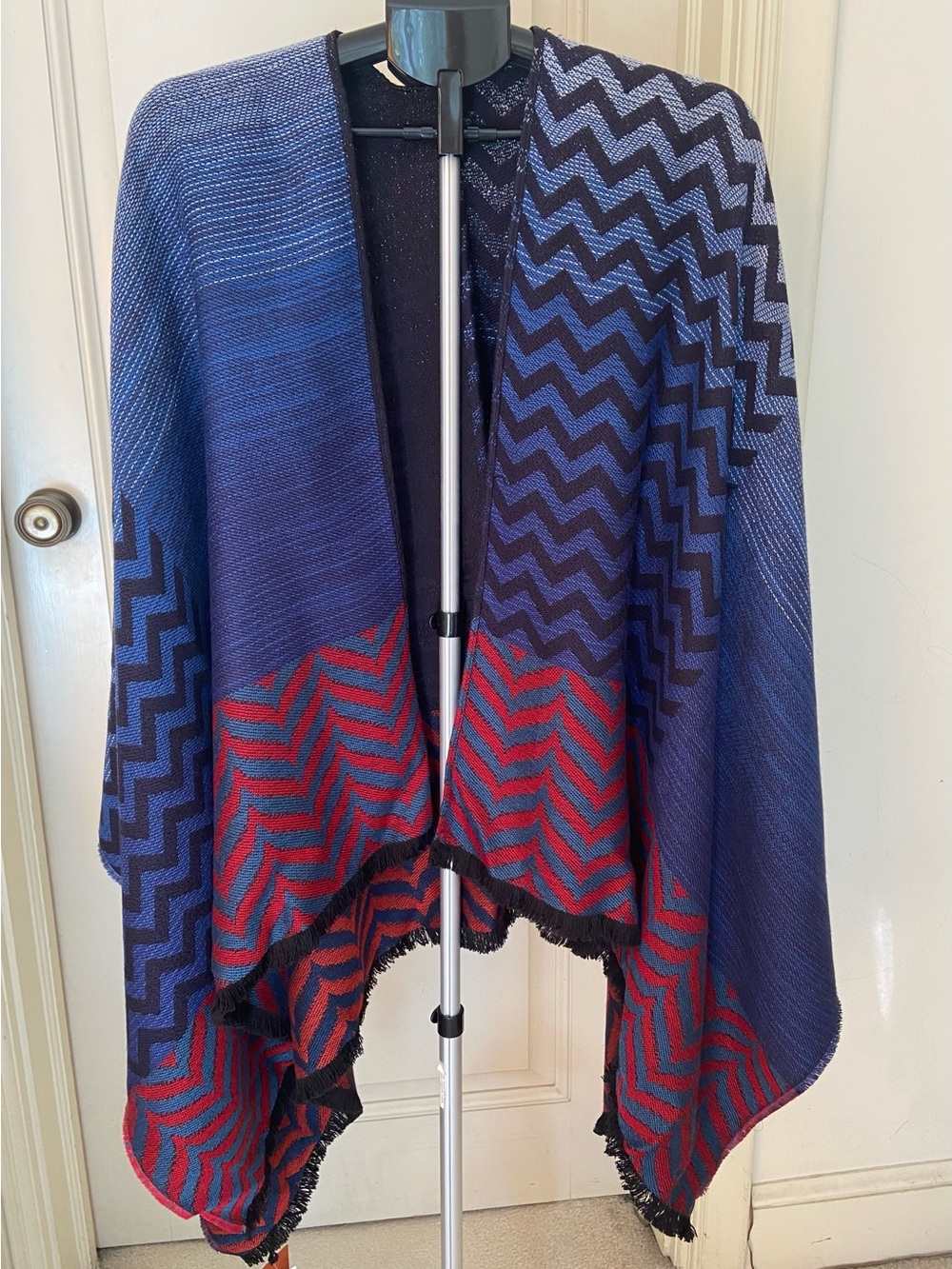 NWT Missoni Navy & Red Chevron Knit Wrap Shawl Poncho Reversible generous size